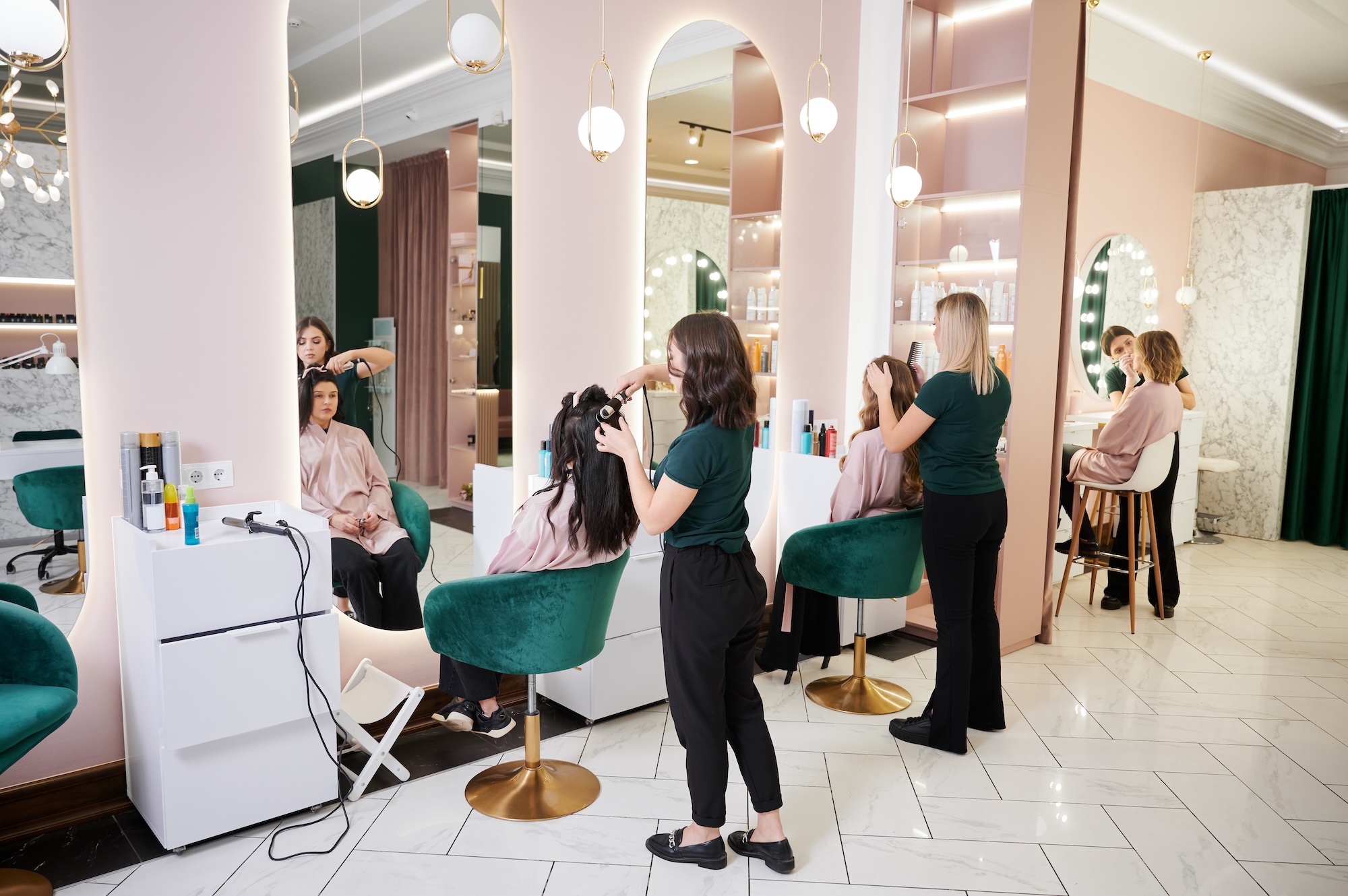 Online Booking for Beauty Salons: How to Fill Your Schedule